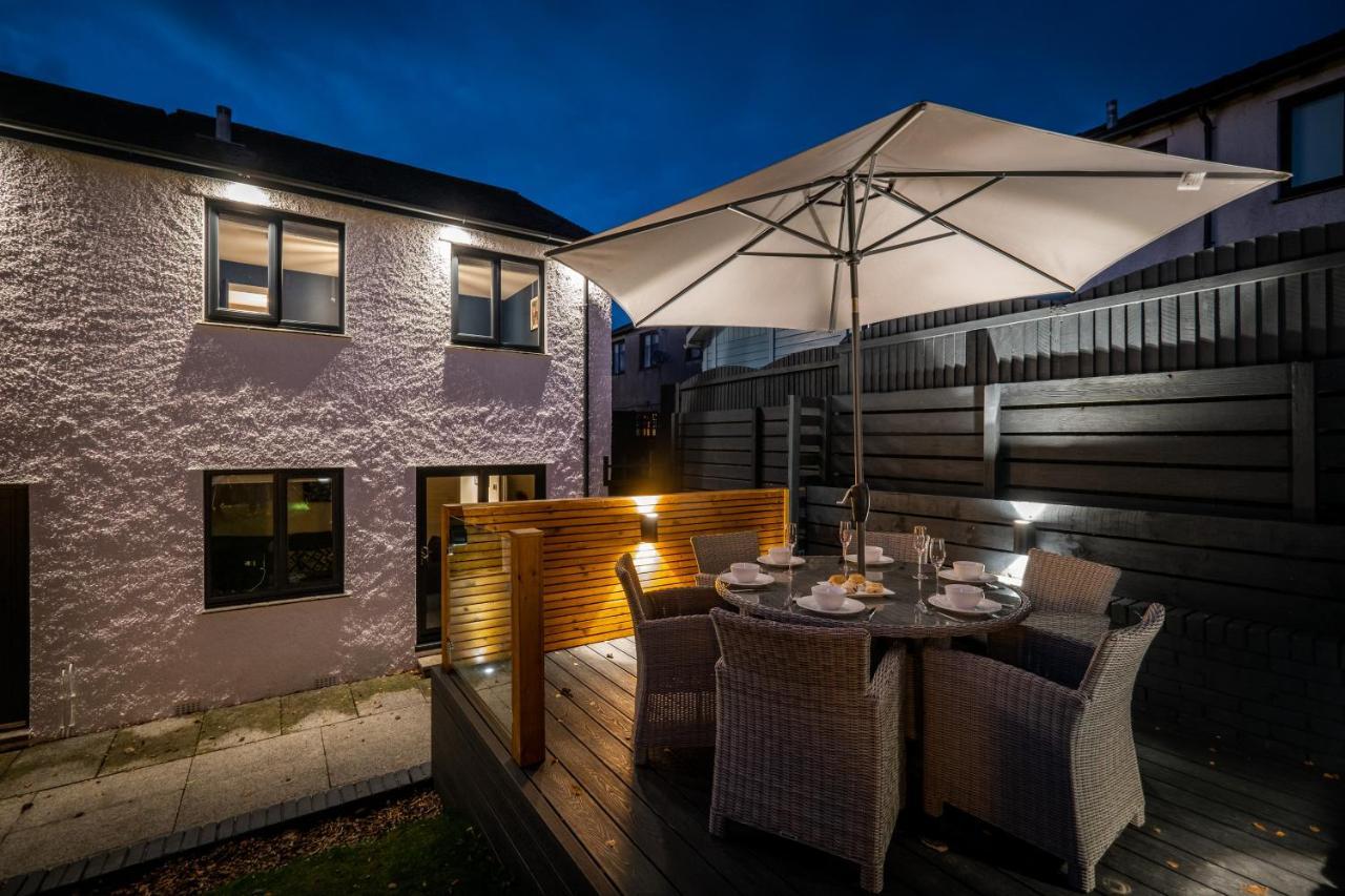 Rockside - Luxury 1 Bedroom Home With Hot Tub, Central Location, Parking And Pet Friendly Windermere Kültér fotó