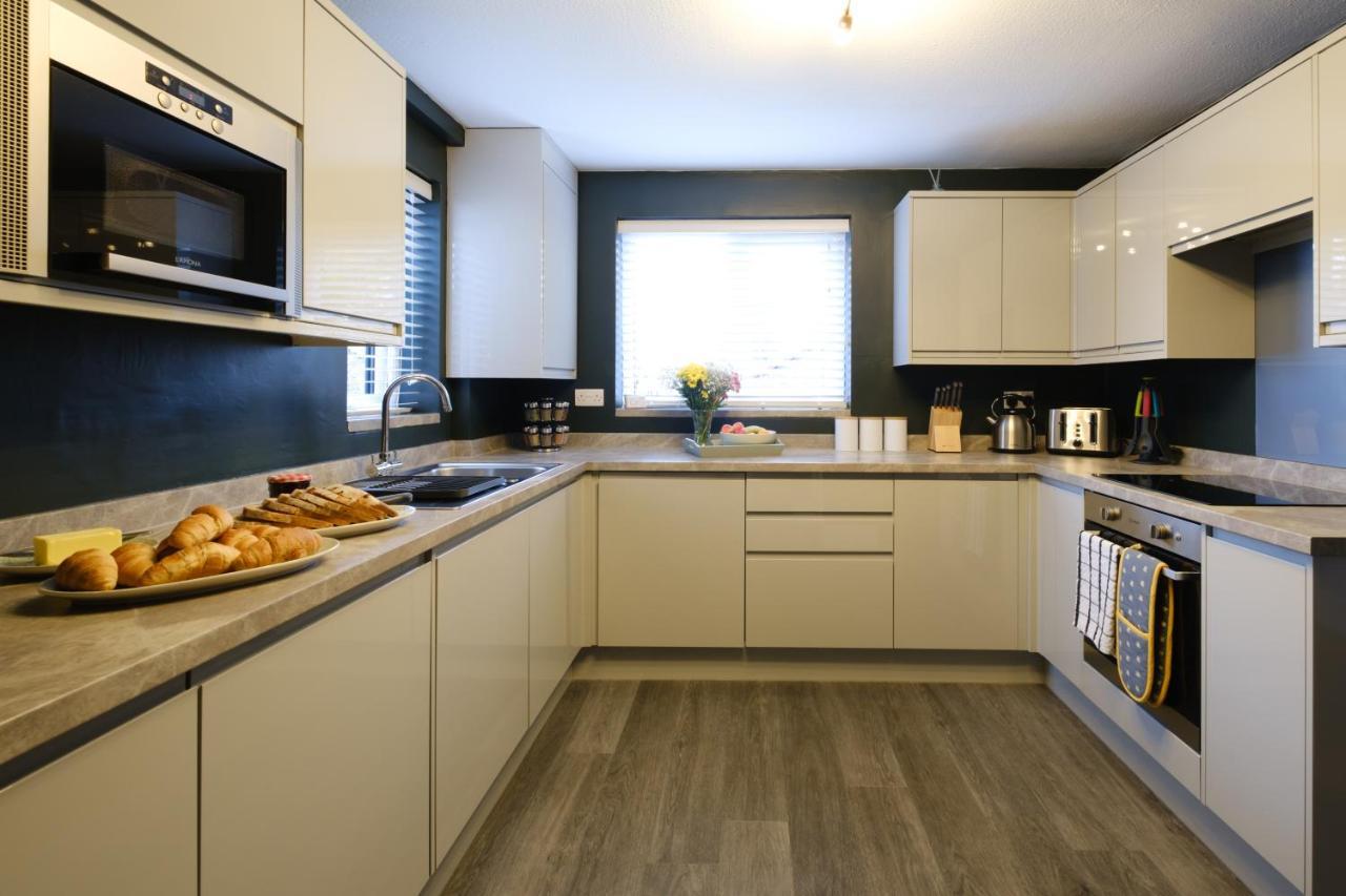 Rockside - Luxury 1 Bedroom Home With Hot Tub, Central Location, Parking And Pet Friendly Windermere Kültér fotó