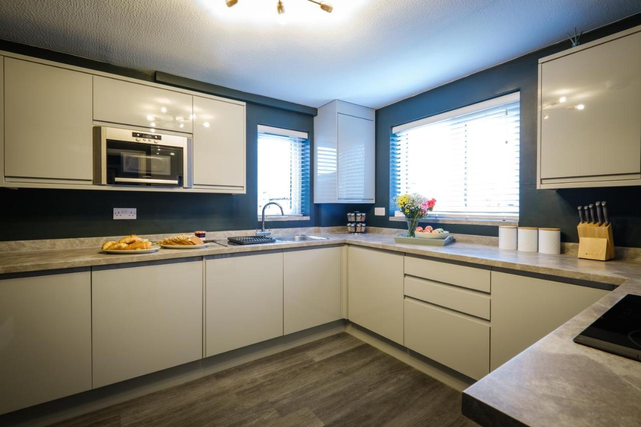 Rockside - Luxury 1 Bedroom Home With Hot Tub, Central Location, Parking And Pet Friendly Windermere Kültér fotó