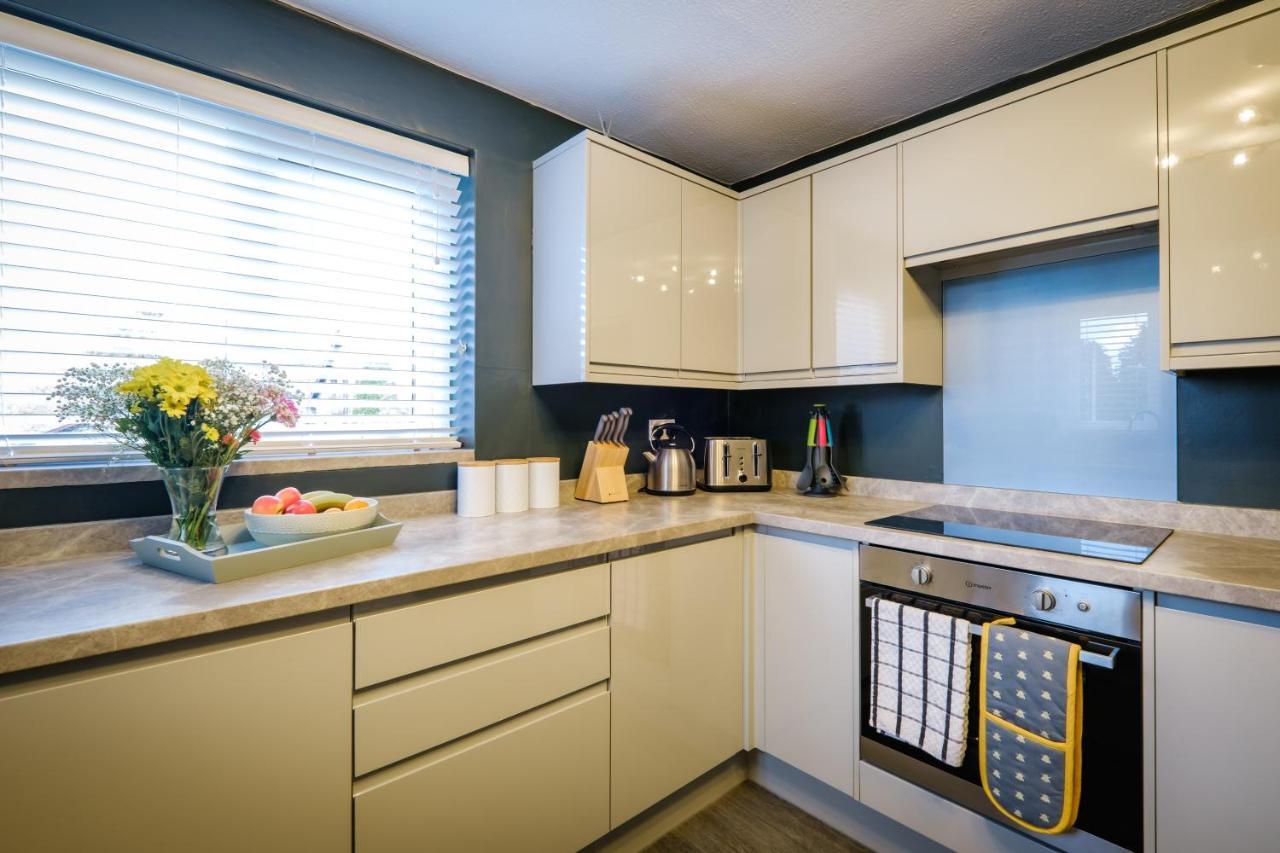 Rockside - Luxury 1 Bedroom Home With Hot Tub, Central Location, Parking And Pet Friendly Windermere Kültér fotó