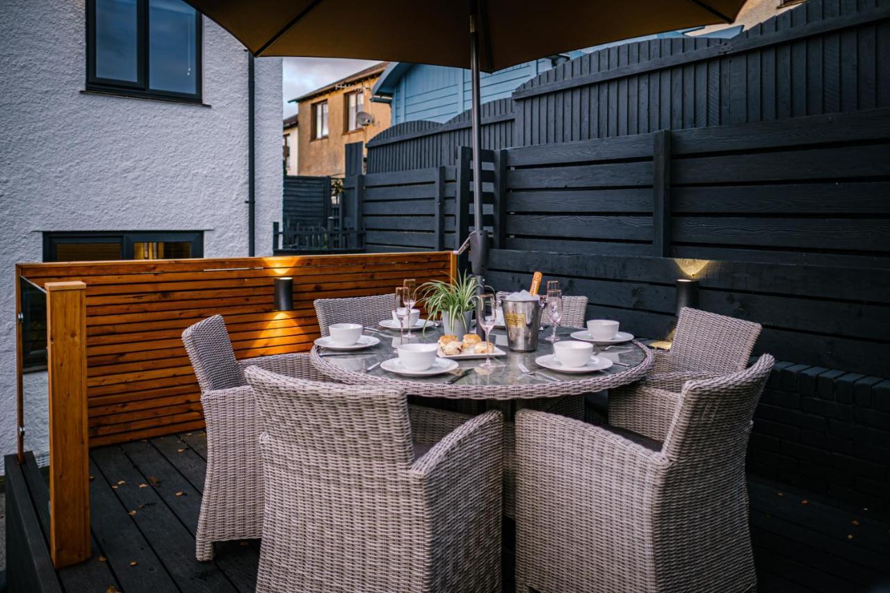 Rockside - Luxury 1 Bedroom Home With Hot Tub, Central Location, Parking And Pet Friendly Windermere Kültér fotó