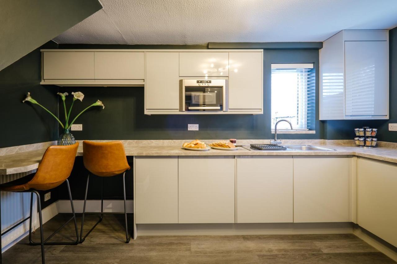Rockside - Luxury 1 Bedroom Home With Hot Tub, Central Location, Parking And Pet Friendly Windermere Kültér fotó