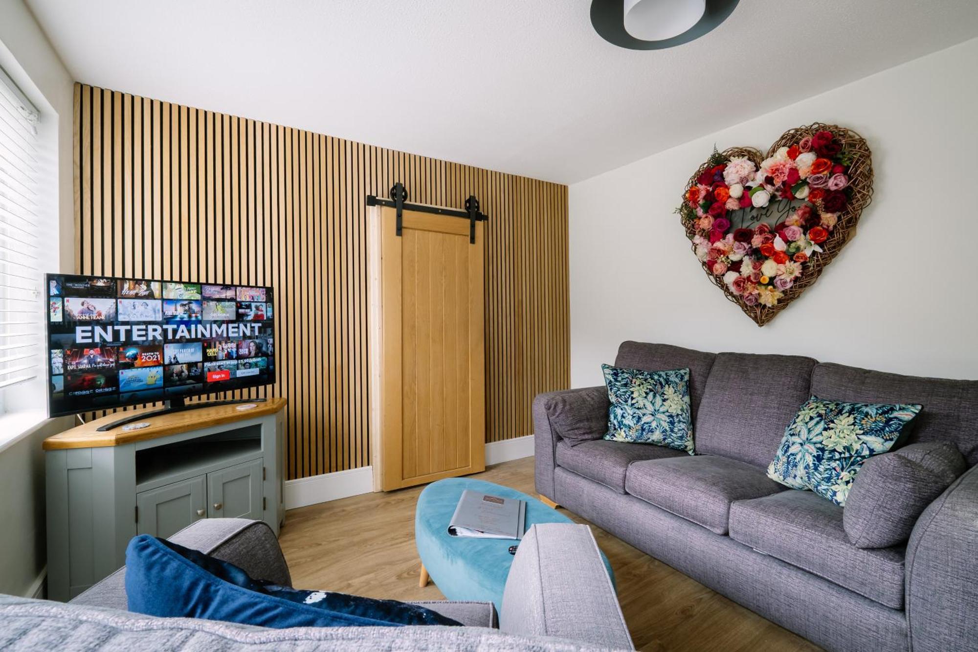 Rockside - Luxury 1 Bedroom Home With Hot Tub, Central Location, Parking And Pet Friendly Windermere Kültér fotó