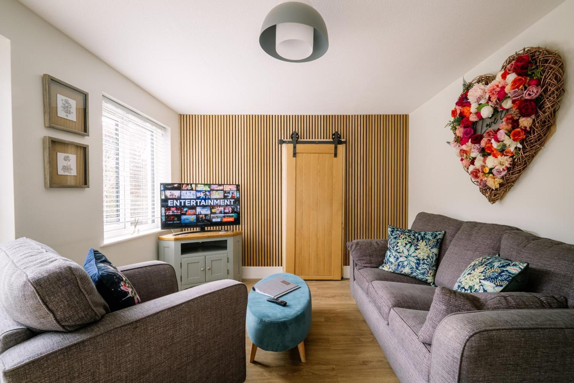 Rockside - Luxury 1 Bedroom Home With Hot Tub, Central Location, Parking And Pet Friendly Windermere Kültér fotó